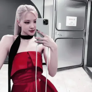 🥏 Rose kpop, selfie, moda, ídolo, celebridade, mulher, vestido vermelho whatsapp sticker