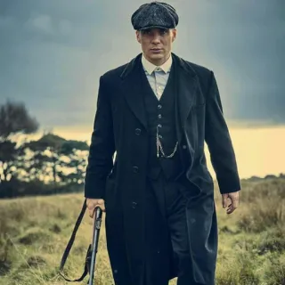 😏 Thomas Shelby Peaky Blinders Thomas Shelby, Peaky Blinders, Kriminalität, 1920er, England, Gangster, Waffe telegram sticker