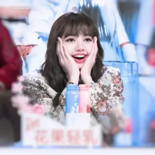 🦋 Lisa 花果轻乳 K-pop, Blackpink, Lisa, cantante, ídolo, celebridad, chino telegram sticker