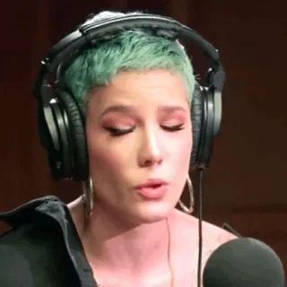 🕊 Halsey 歌手, 耳机, 音乐, 肖像, 名人 telegram sticker