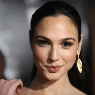 ☺️ gal gadot, actress, celebrity, woman, portrait, face telegram sticker