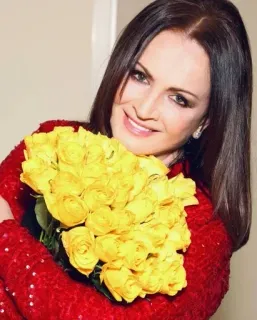 🙂 mujer, flores, rosas, amarillo, retrato telegram sticker