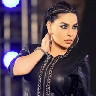 👤 mulher, retrato, joias, maquiagem, beleza, moda telegram sticker