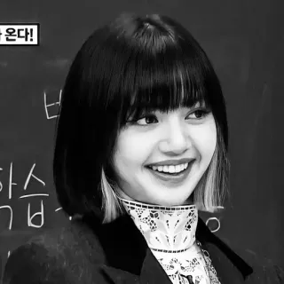 🌟 Lisa 웃음이 나온다! K-pop, piosenkarz, portret, kobieta, Blackpink, uśmiechnięta, kobieta telegram sticker