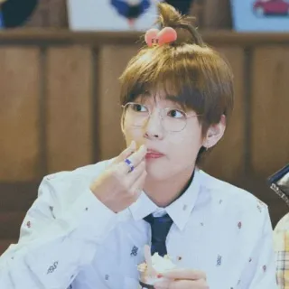 🍪 V BTS, K-Pop, Kim Taehyung, idol, singer whatsapp sticker