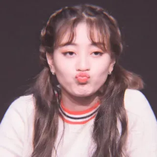 🌷 woman, k-pop, cute, selfie, portrait whatsapp sticker