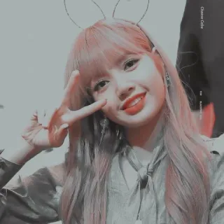 🥀 Lisa Cheese Cake kpop, lisa, blackpink, música, idol, orelhas de coelho, fofo, sinal de paz telegram sticker