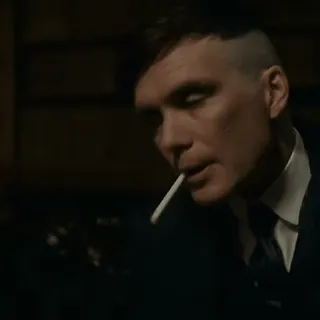 🙂 Thomas Shelby Peaky Blinders Peaky Blinders, Thomas Shelby, Cillian Murphy, cigarrillo, drama, drama de época whatsapp sticker