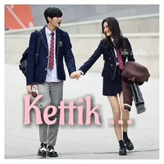 ☺️ Kettik... пара, студенты, школьная форма, азиаты, романтика, держатся за руки telegram sticker