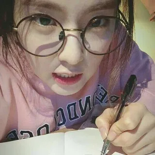 💖 personne, femme, écriture, carnet, lunettes, sweat rose telegram sticker