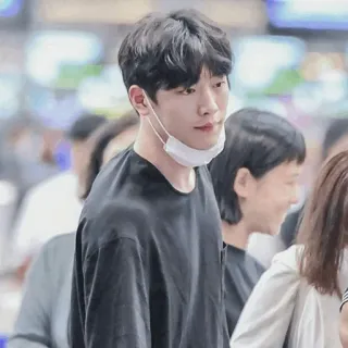 🖇 Mann, Asiate, Maske, Flughafen, Koreaner, Schauspieler, Promi whatsapp sticker
