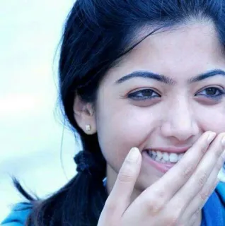 🤩 mujer, retrato, sonrisa, india, feliz, Rashmika Mandanna, actriz whatsapp sticker