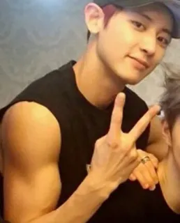 💪 Hombre, Coreano, Cantante, Ídolo, Celebridad, Signo de la paz, Asiático telegram sticker