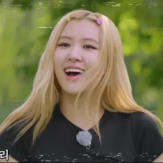 😊 리 женщина, человек, блондинка, улыбается telegram sticker