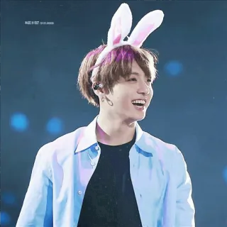 😃 Jungkook Jungkook, oreilles de lapin, souriant, K-pop, chanteur, artiste telegram sticker