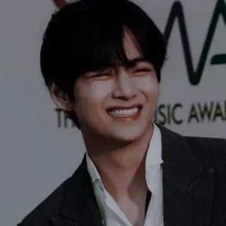 🗝 V kpop, musica, cantante, asiatico, intrattenimento, idol, sorriso telegram sticker
