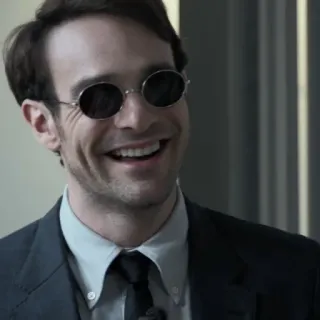 🥊 Matt Murdock Daredevil avocat, homme, lunettes, souriant, costume whatsapp sticker