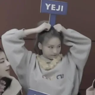 🗞 Yeji YEJI Yeji, K-pop, Chanteuse, Célébrité, Artiste telegram sticker