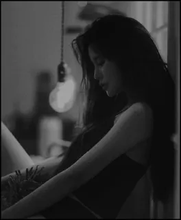 ◾️ femme, monochrome, portrait, noir et blanc, personne, intérieur telegram sticker