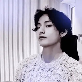 😢 V V, BTS, K-pop, Penyanyi, Selebriti, Idola, Korea telegram sticker