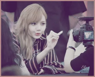 💧 Lisa Person, Frau, Kpop, Sänger, Idol, Promi telegram sticker