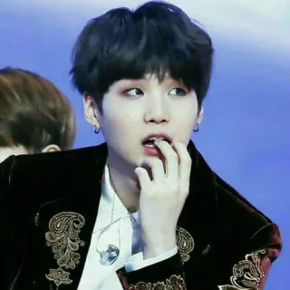 ⚡ Suga K-pop, Música, Ídolo, Cantante, Artista telegram sticker