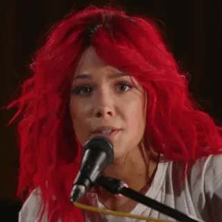 🍒 mulher, cabelo ruivo, microfone, cantando, retrato whatsapp sticker