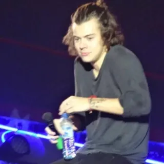 😕 Harry Styles singer, celebrity, music, pop star, One Direction telegram sticker