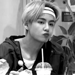😒 V kpop, bts, v, 金泰亨, 偶像, 音乐, 歌手 telegram sticker