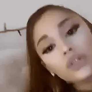 😐 Ariana Grande celebryta, piosenkarka, kobieta, osoba, portret telegram sticker