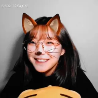 🐝 wanita, telinga rubah, kacamata, senyum, selfie, filter, potret telegram sticker