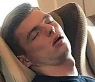 🛏 durmiendo, hombre, cansado, descansando telegram sticker