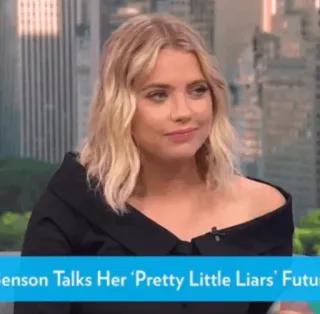 🥟 Pretty Little Liars Benson Talks Her 'Pretty Little Liars' Future プリティ・リトル・ライアーズ, ベンソン, セレブ, インタビュー, テレビ番組 telegram sticker