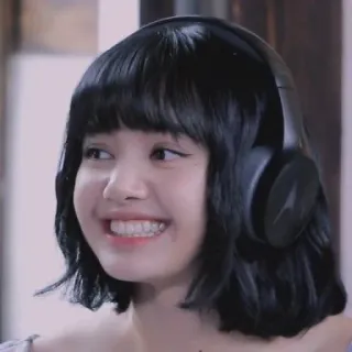 ✨ Lisa Lisa, Blackpink, Kpop, Sängerin, Kopfhörer, lächelnd telegram sticker