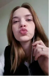 😚 whatsapp sticker