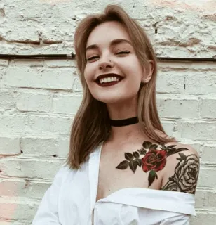🐼 Frau, Tattoo, Lächeln, Schönheit, Rose, Porträt, Mädchen telegram sticker