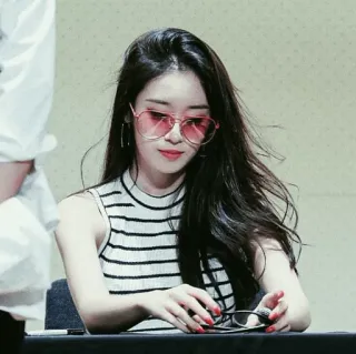 🥀 woman, sunglasses, portrait, person, female, stripes, long hair whatsapp sticker