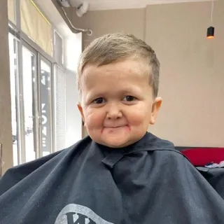 😊 Hasbulla Magomedov Hasbulla, Magomedov, sourire, petit, drôle telegram sticker
