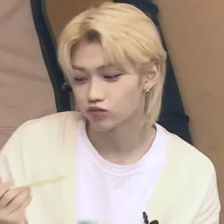 🥟 Felix K-pop, Stray Kids, Felix, idol, singer, Korean, eating telegram sticker