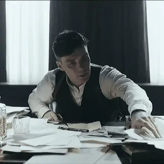 😡 Thomas Shelby Peaky Blinders Thomas Shelby, Peaky Blinders, Cillian Murphy, Gánster, Crimen, Drama de época whatsapp sticker