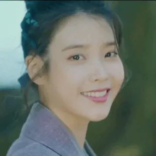 🏨 IU IU, Koreanische Sängerin, Promi, Asiatische Frau, Schauspielerin, Sängerin telegram sticker