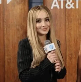 🖇 Sabrina Carpenter cantante, attrice, bionda, microfono, celebrità, donna telegram sticker