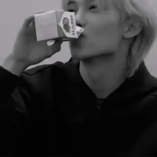 ➰ Boire, Lait, Boisson, Personne, Noir et Blanc whatsapp sticker