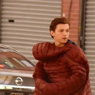 😐 Tom Holland acteur, homme, veste rouge, célébrité telegram sticker