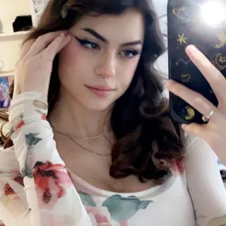 💞 Selfie, Mujer, Retrato, Chica, Floral, Morena telegram sticker