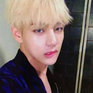 🥵 V kpop, musik, promi, sänger, bts telegram sticker