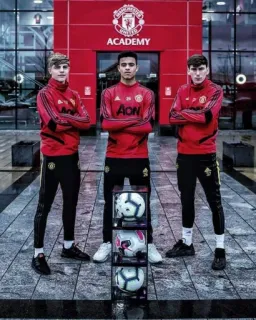 🙌 AON calcio, calcio, squadra, academy, Manchester United, sport telegram sticker