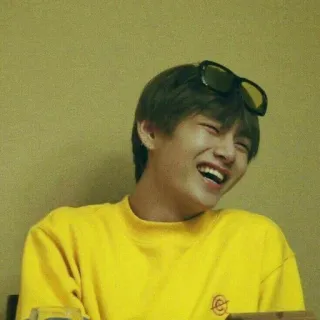 🤟 V BTS, K-pop, Idole, Chanteur, Mode, Style whatsapp sticker