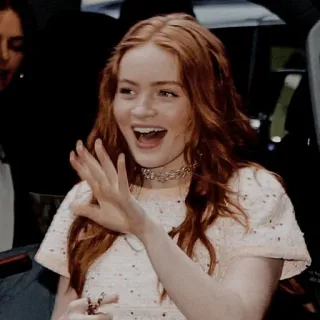🥕 Sadie Sink, Schauspielerin, Promi, rote Haare, lächelnd, Frau whatsapp sticker