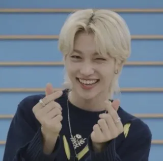 💕 kpop, finger heart, cute, idol, winking telegram sticker